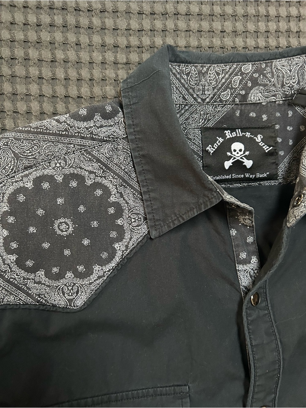 Rock Roll N Soul Men's Black Western Shirt with Bandana Print Accent Large